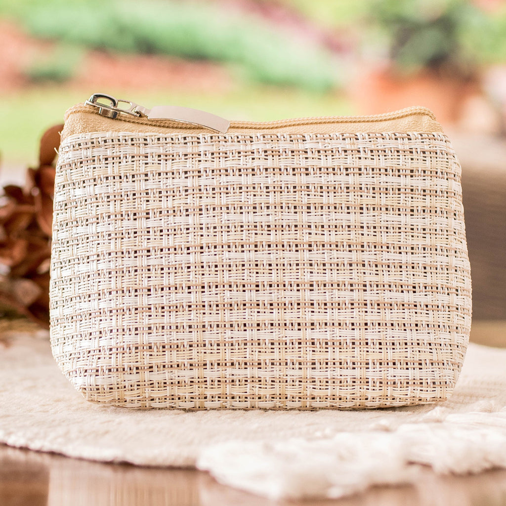 Costa Rican-Made Ecru Beige Coin Purse with Zipper Closure - Ecru Occasion